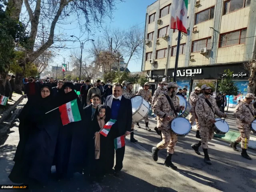 حضور سرپرست، کارکنان، اساتید و دانشجویان بسیجی آموزشکده فنی وحرفه ای دختران بابل در راهپیمایی با شکوه ۲۲ بهمن شهرستان بابل به همراه برپایی ایستگاه نقاشی با محوریت "به رنگ انقلاب"  8